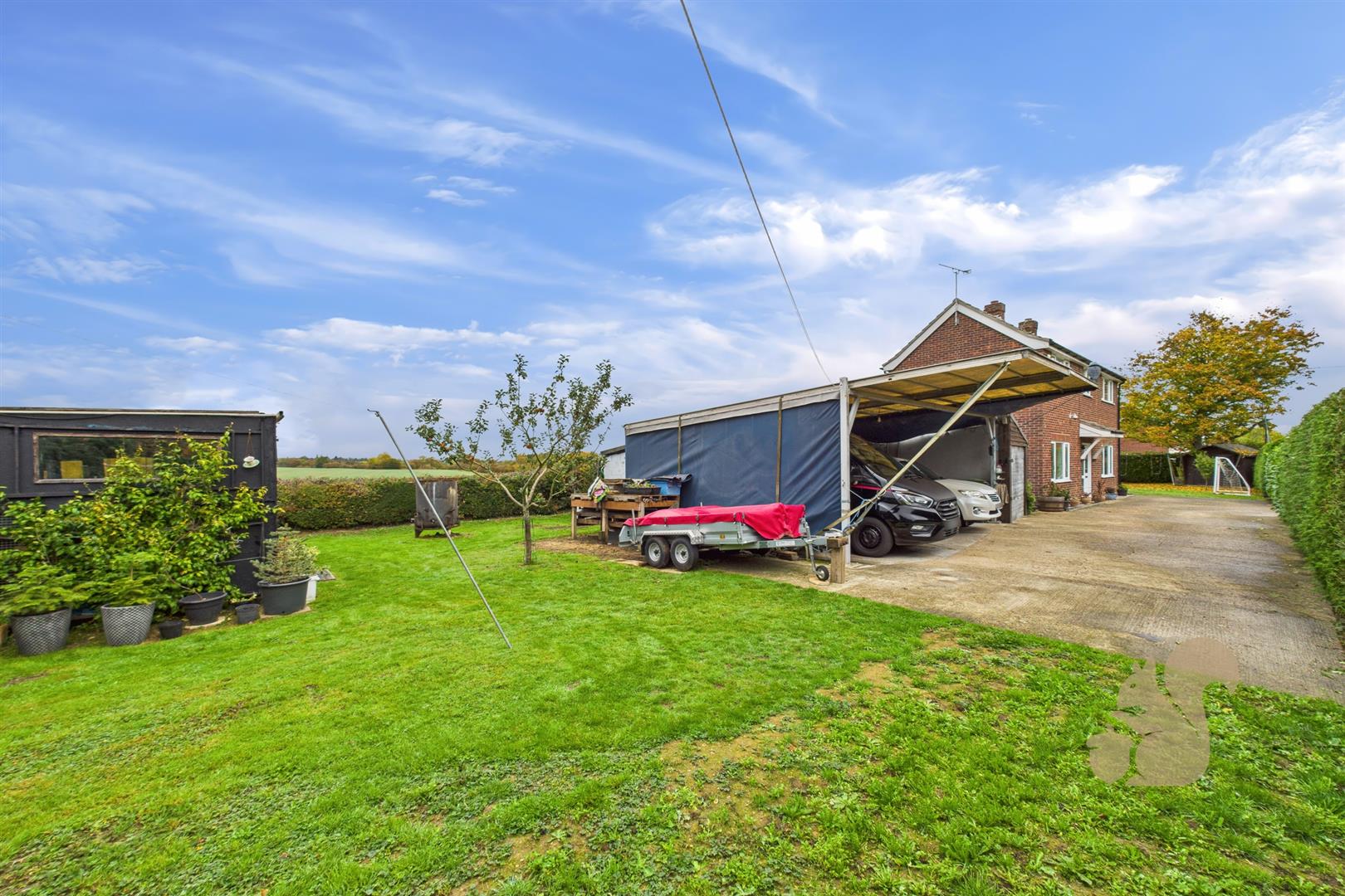 Side Garden & Carport
